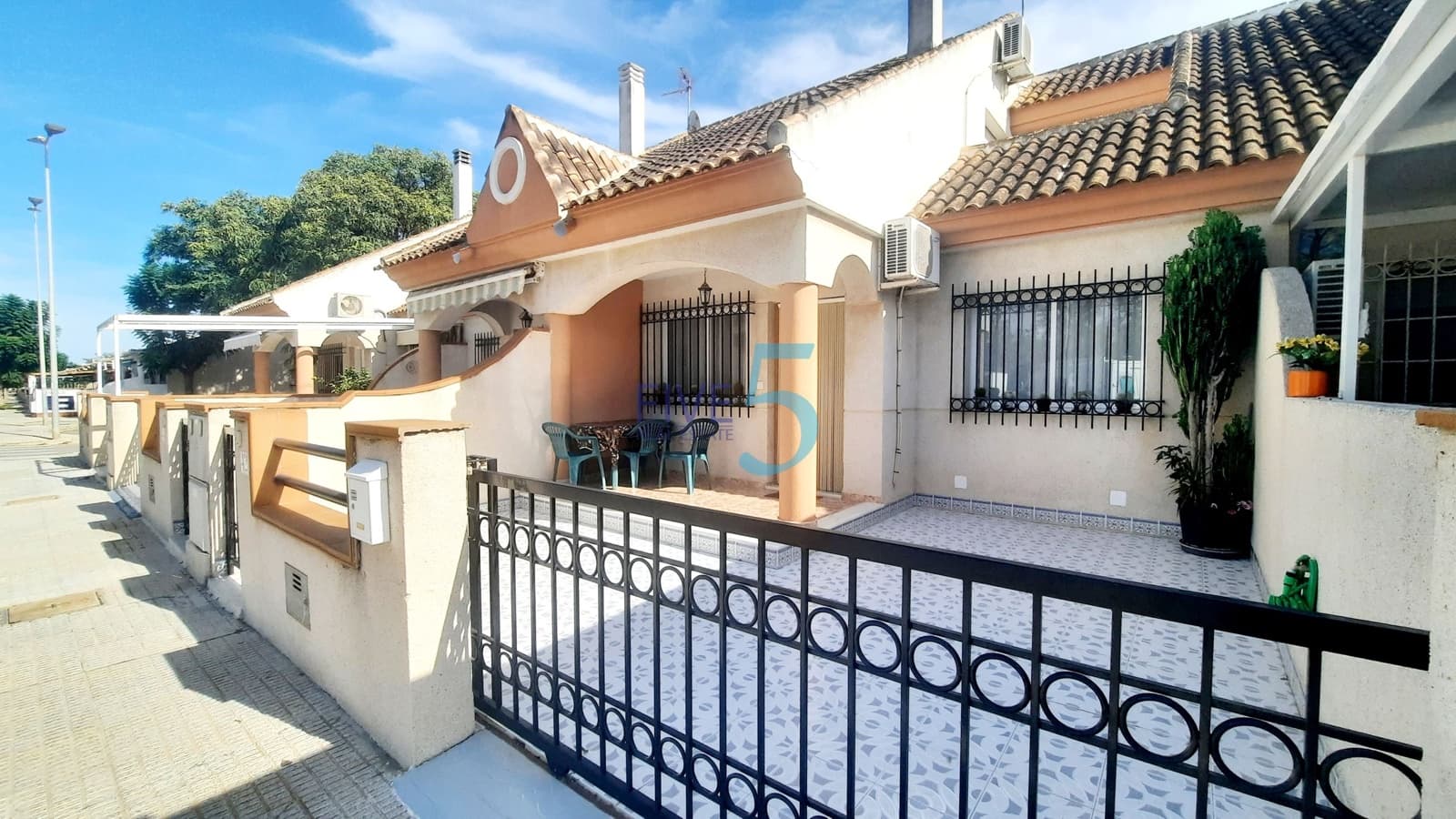 3 Zimmer Haus zu verkaufen in Los Alcazares mit Garage - 160.000 € (Ref: 10175513)