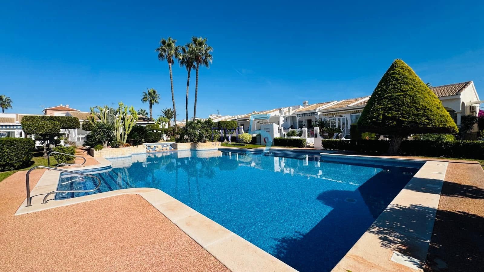 2 soverom Bungalow til salgs i Ciudad Quesada med svømmebasseng garasje - € 199 000 (Ref: 10176165)
