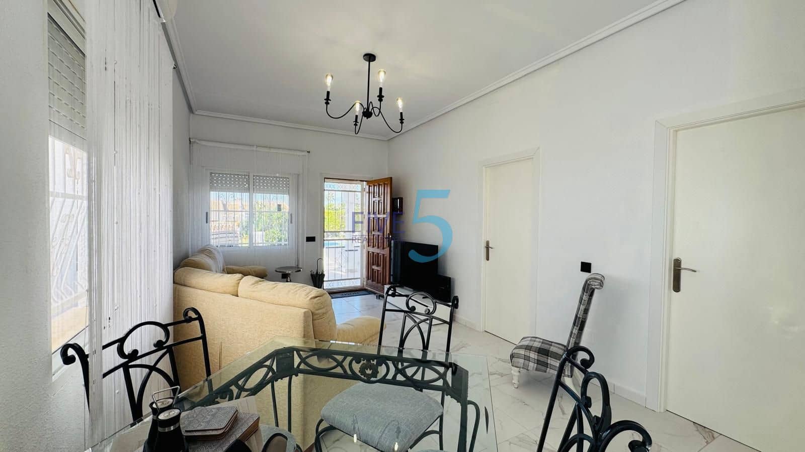 2 soverom Bungalow til salgs i Ciudad Quesada med svømmebasseng garasje - € 199 000 (Ref: 10176165)