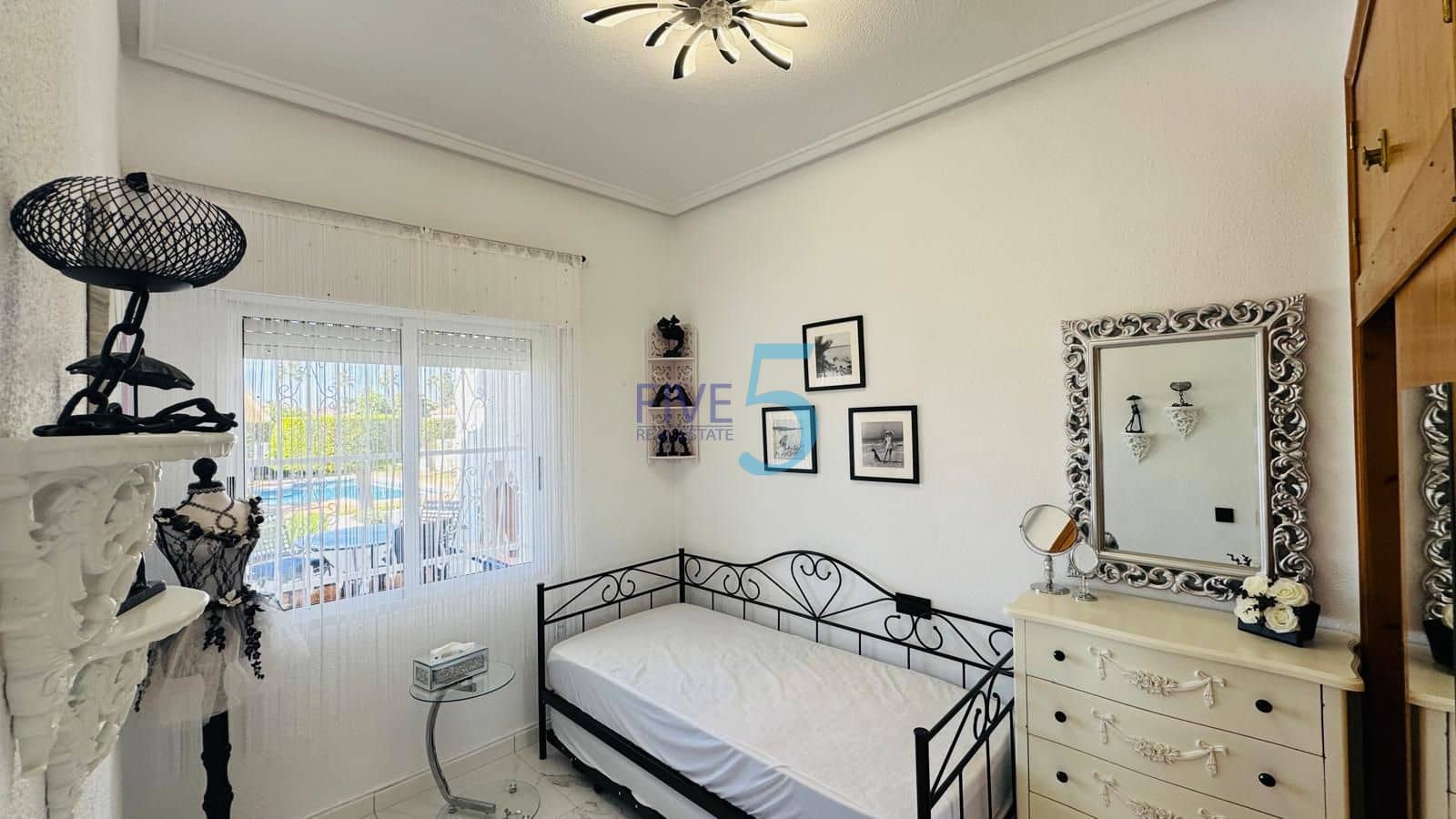 2 soverom Bungalow til salgs i Ciudad Quesada med svømmebasseng garasje - € 199 000 (Ref: 10176165)
