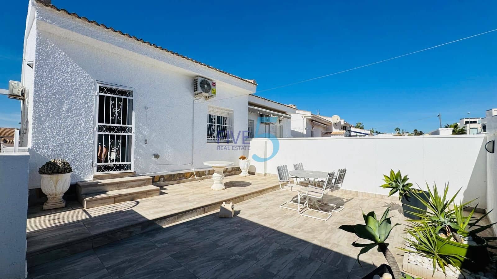 2 soverom Bungalow til salgs i Ciudad Quesada med svømmebasseng garasje - € 199 000 (Ref: 10176165)
