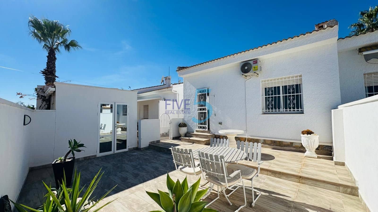 2 soverom Bungalow til salgs i Ciudad Quesada med svømmebasseng garasje - € 199 000 (Ref: 10176165)
