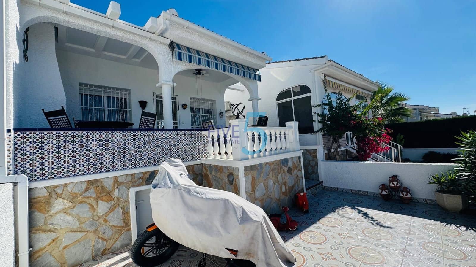 2 soverom Bungalow til salgs i Ciudad Quesada med svømmebasseng garasje - € 199 000 (Ref: 10176165)