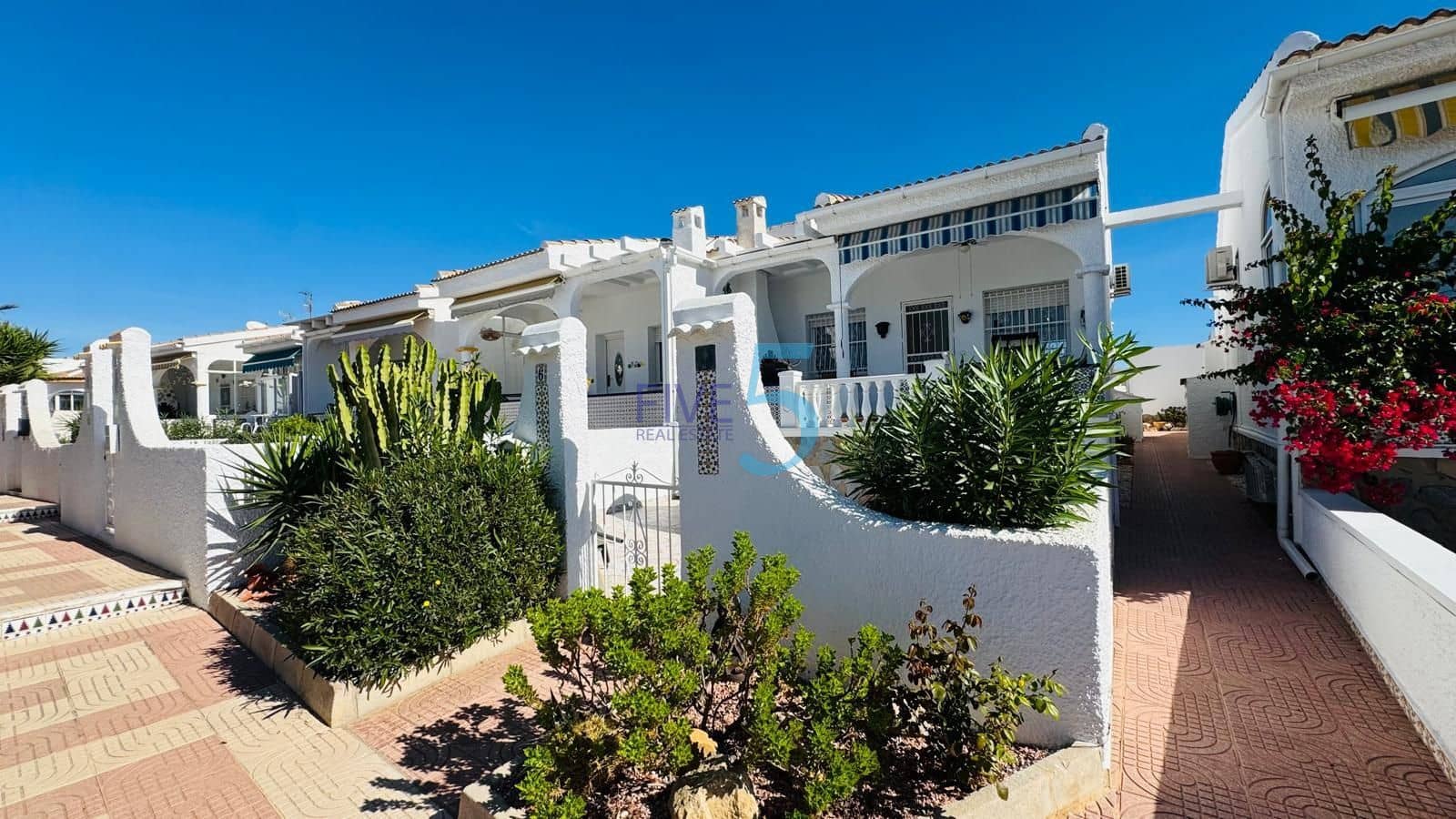 2 soverom Bungalow til salgs i Ciudad Quesada med svømmebasseng garasje - € 199 000 (Ref: 10176165)