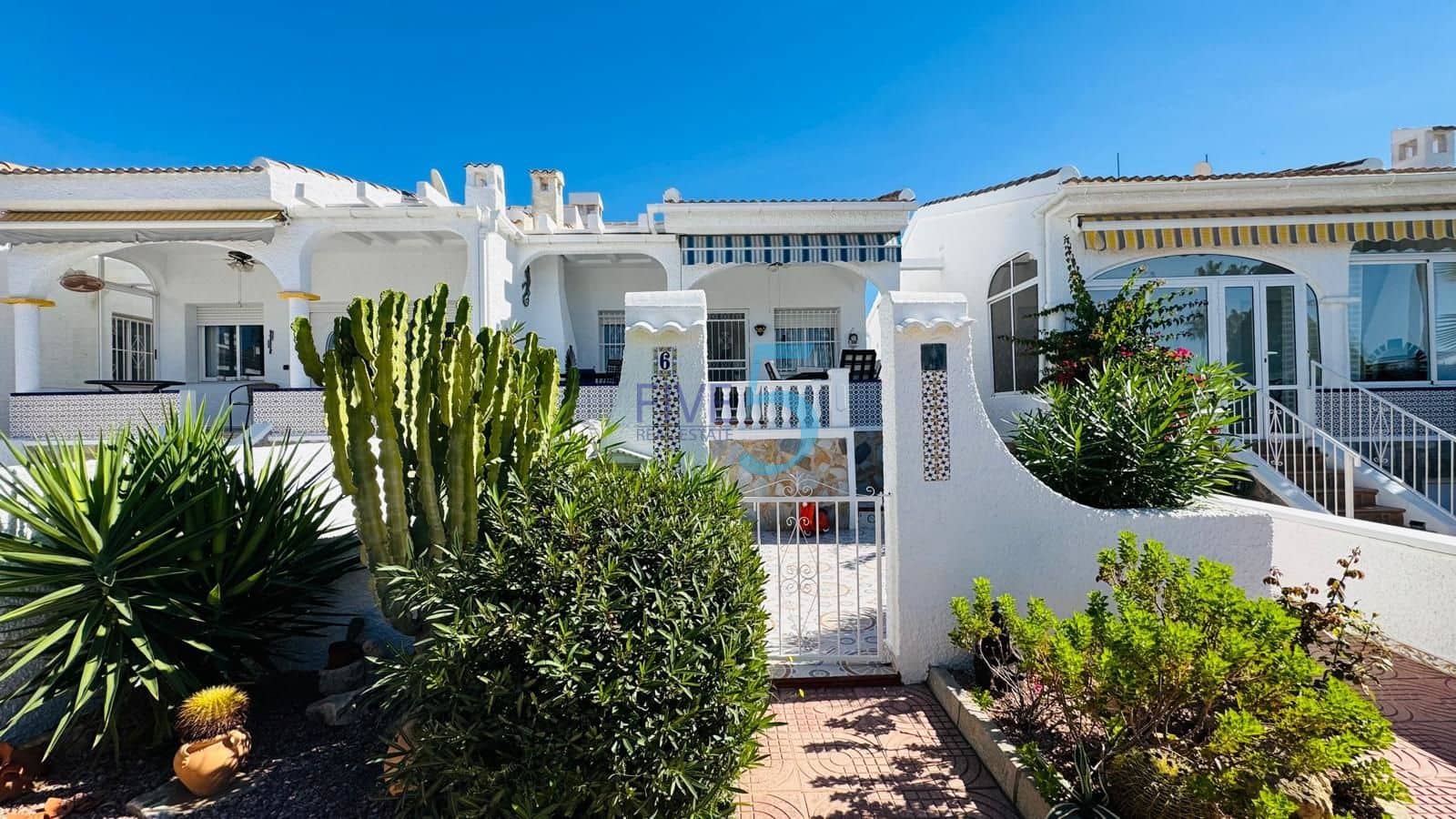 2 soverom Bungalow til salgs i Ciudad Quesada med svømmebasseng garasje - € 199 000 (Ref: 10176165)