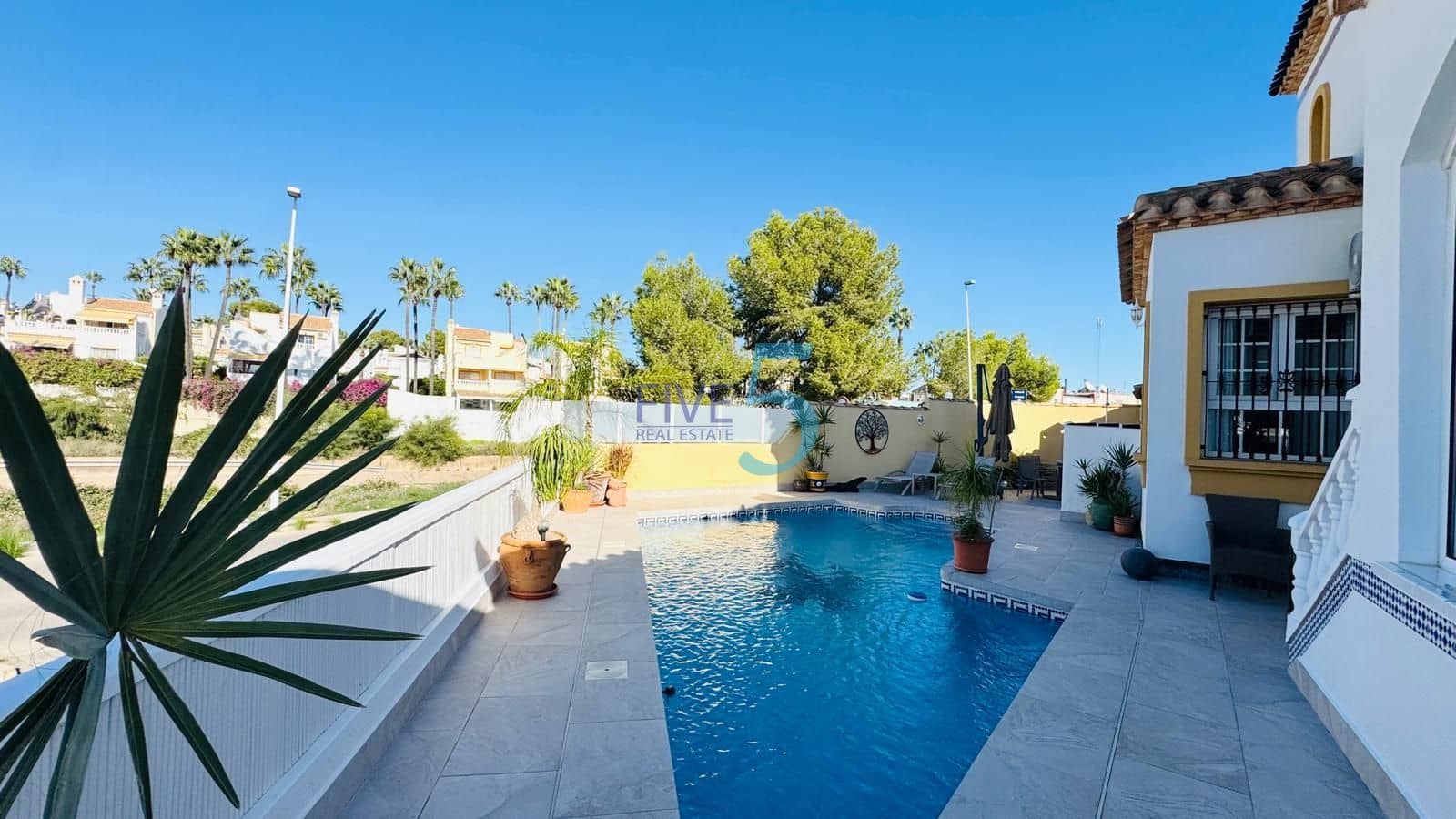 3 bedroom Villa for sale in Los Dolses with pool garage - € 480,000 (Ref: 10179719)