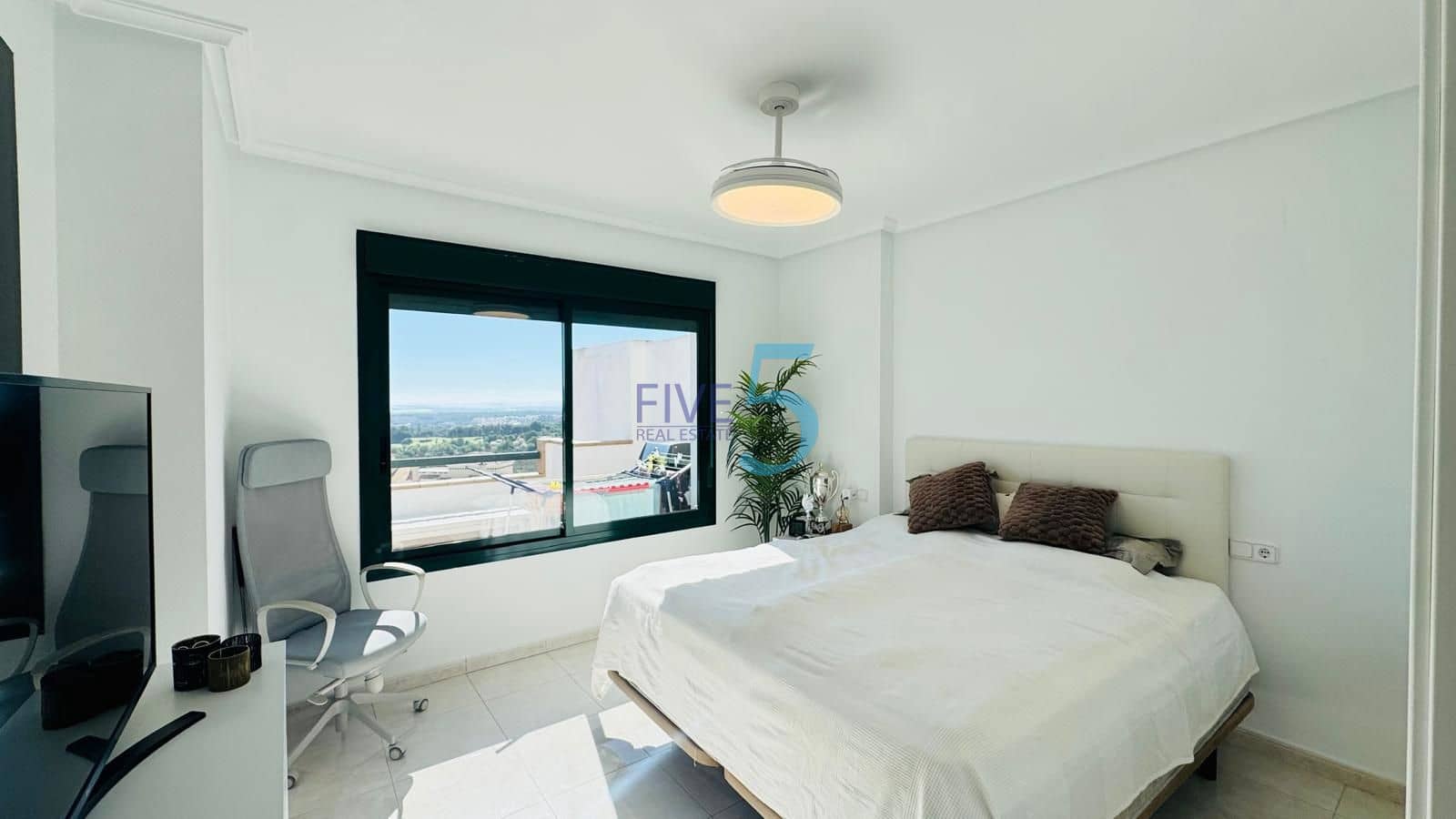 2 soverom Leilighet til salgs i Campoamor med svømmebasseng garasje - € 298 000 (Ref: 10182034)