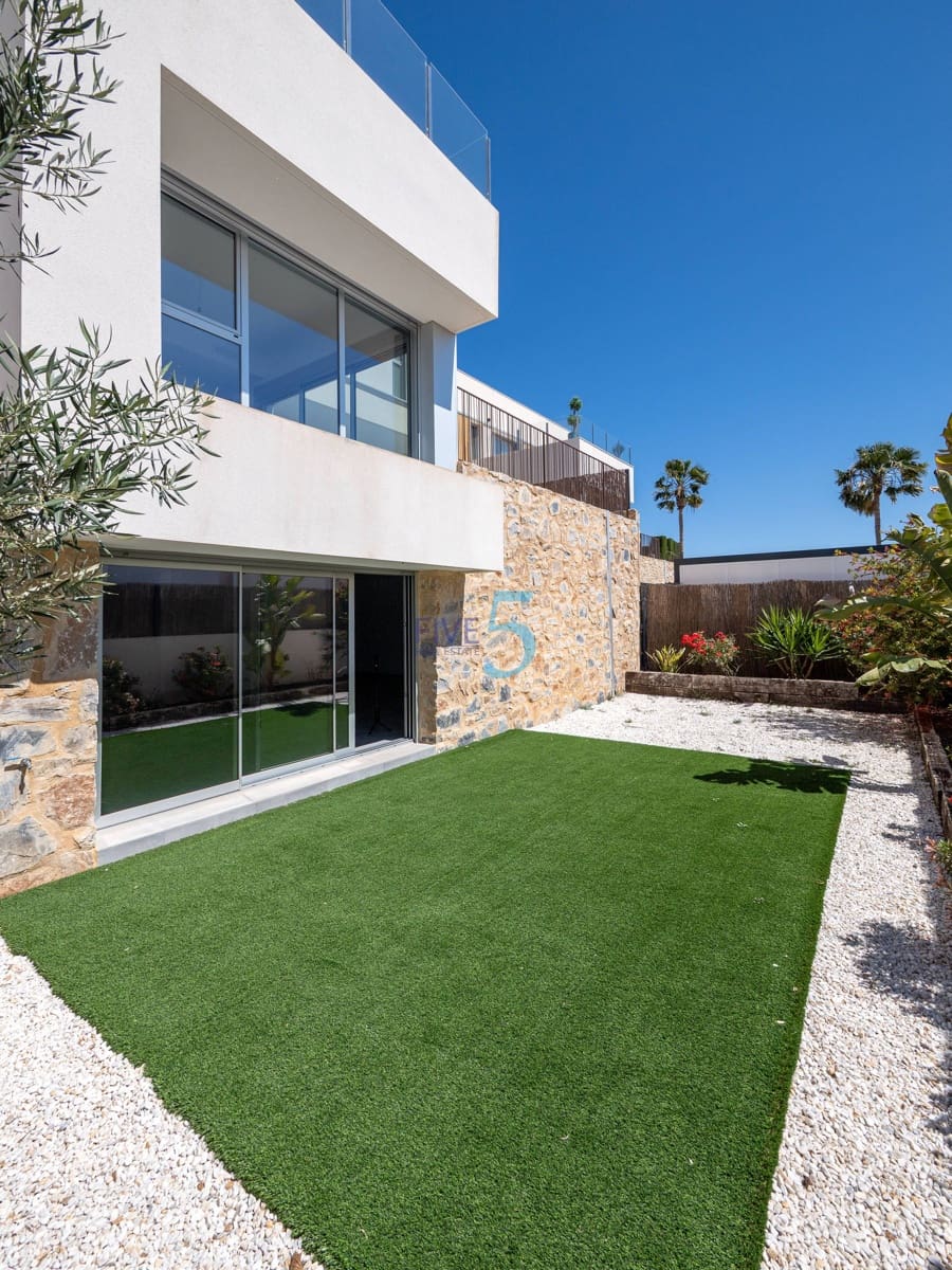 4 bedroom Villa for sale in Algorfa with pool garage - € 690,000 (Ref: 10183290)