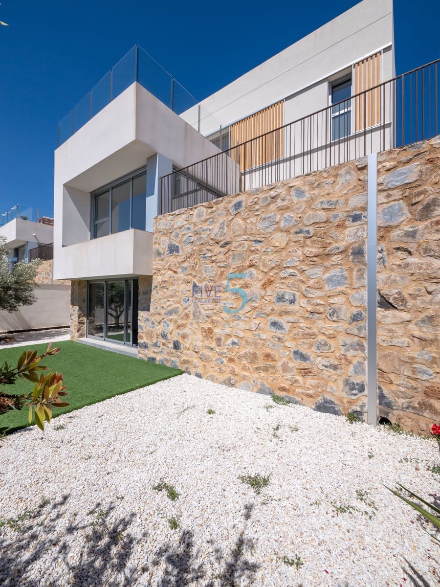 4 bedroom Villa for sale in Algorfa with pool garage - € 690,000 (Ref: 10183290)