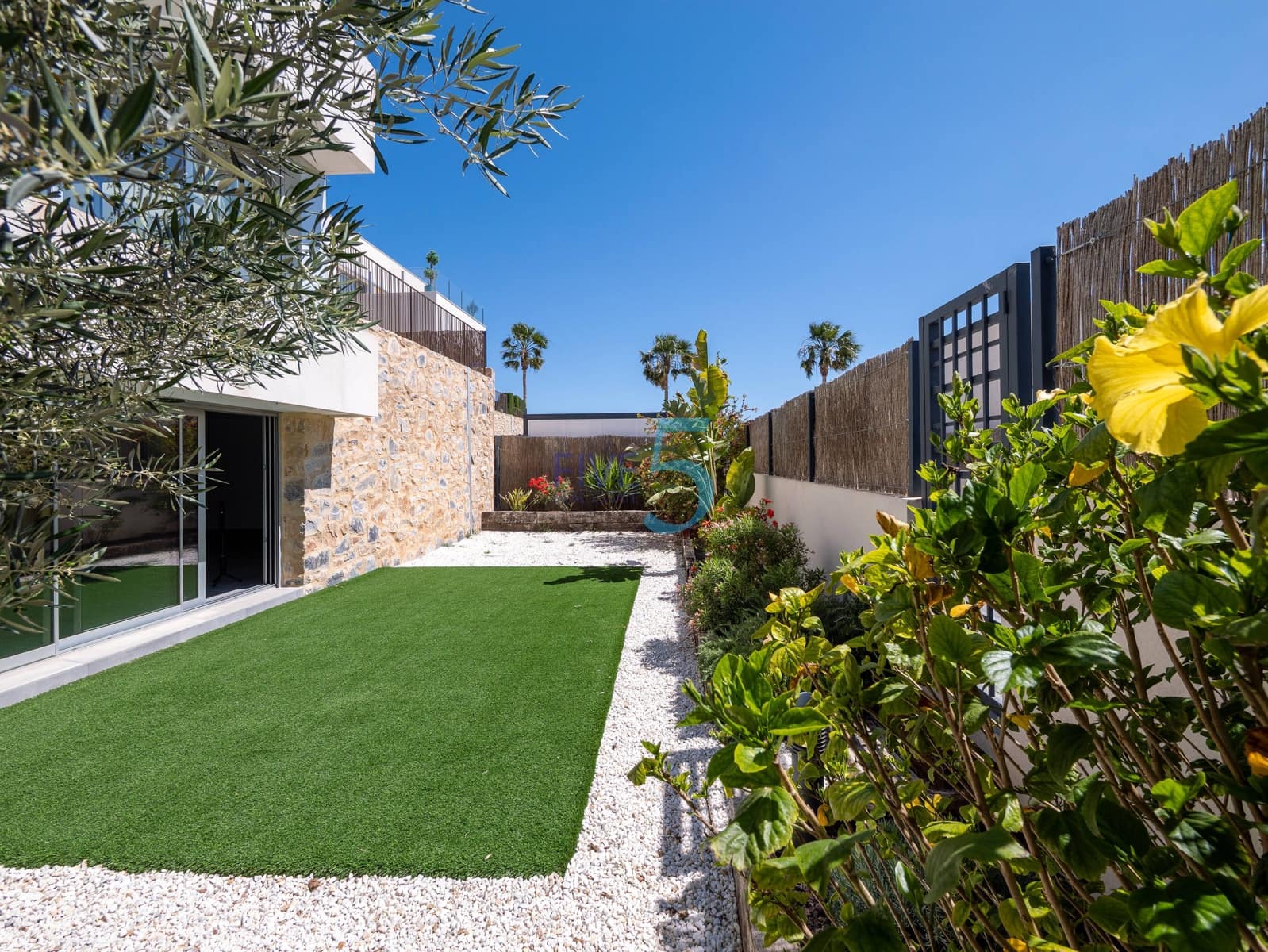 4 bedroom Villa for sale in Algorfa with pool garage - € 690,000 (Ref: 10183290)