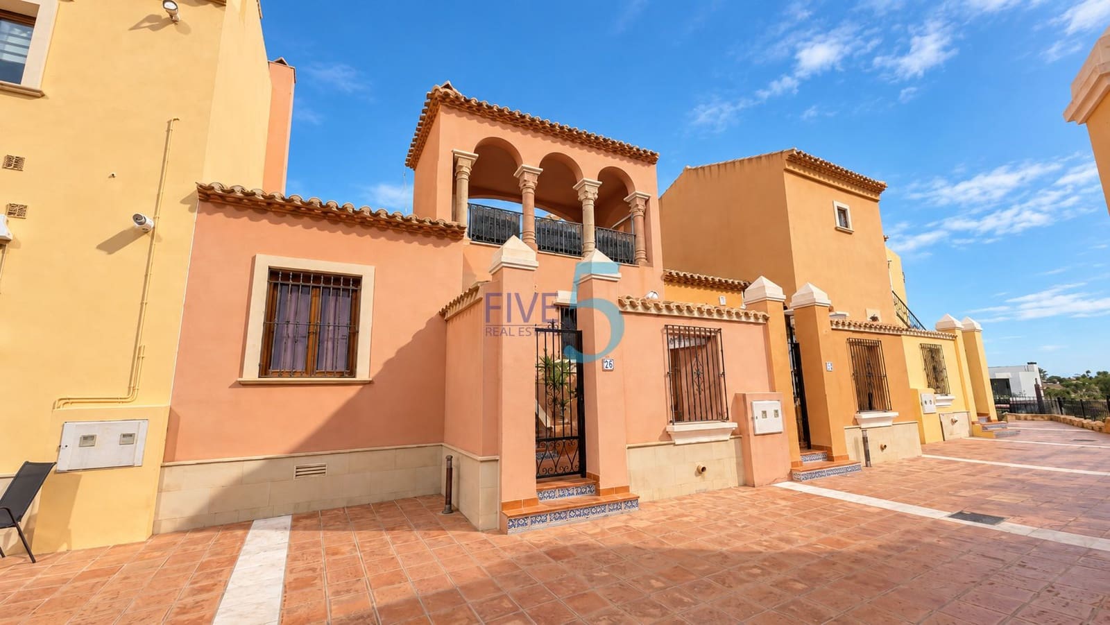 2 bedroom Townhouse for sale in Algorfa with pool garage - € 229,995 (Ref: 10183540)