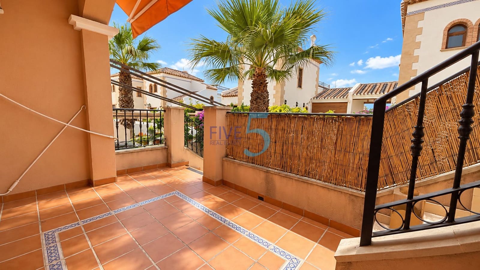 2 bedroom Townhouse for sale in Algorfa with pool garage - € 229,995 (Ref: 10183540)