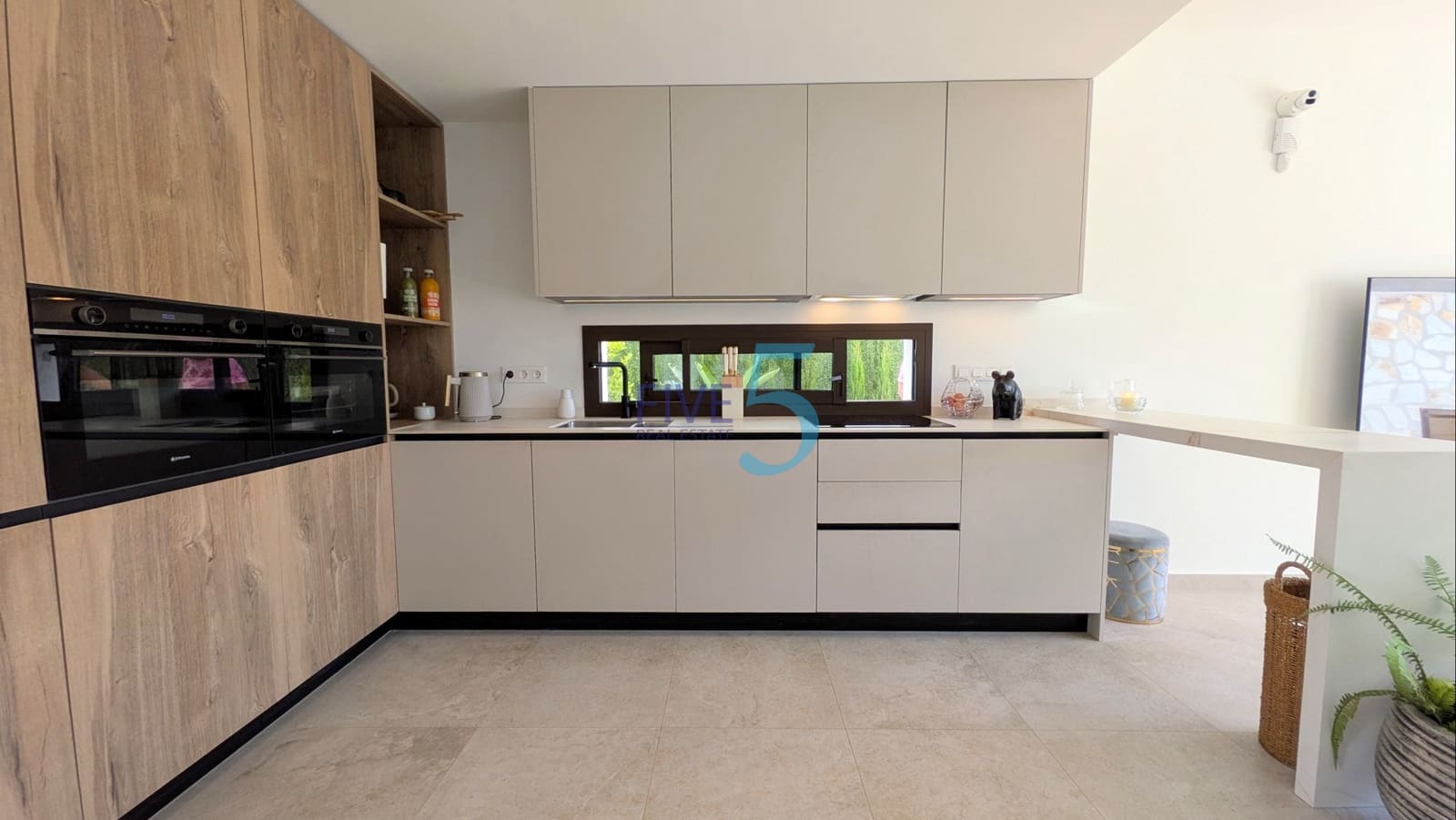 3 bedroom Villa for sale in Algorfa with pool garage - € 610,000 (Ref: 10185974)