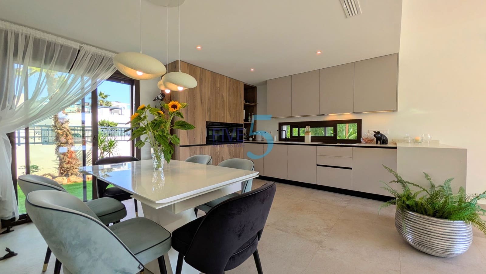 3 bedroom Villa for sale in Algorfa with pool garage - € 610,000 (Ref: 10185974)