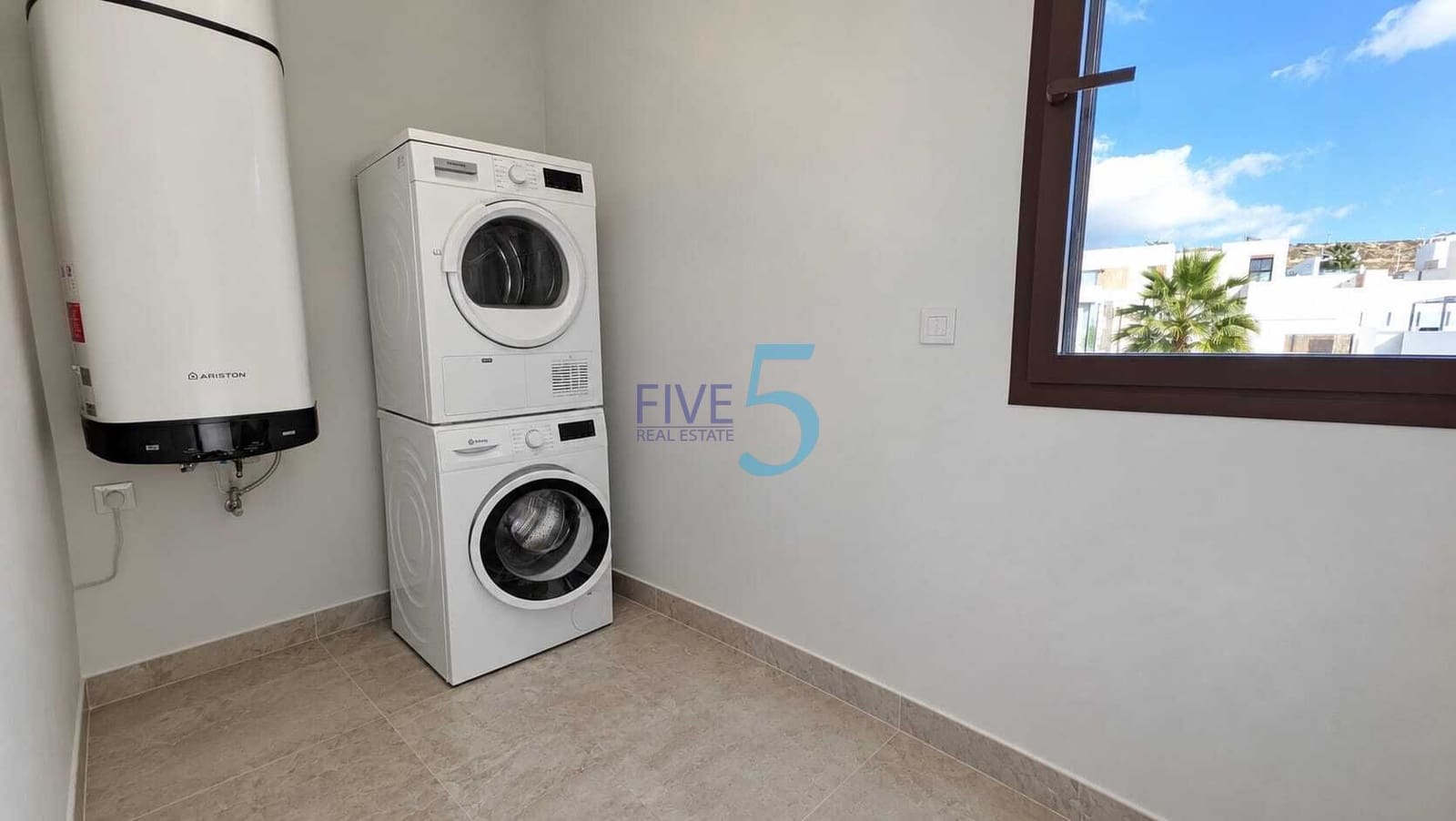 3 bedroom Villa for sale in Algorfa with pool garage - € 610,000 (Ref: 10185974)