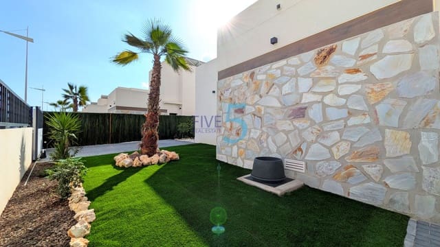 3 bedroom Villa for sale in Algorfa with pool garage - € 610,000 (Ref: 10185974)