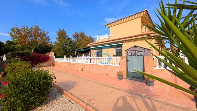 3 quarto Moradia Geminada para venda em Almoradí com piscina garagem - 249 995 € (Ref: 10187643)
