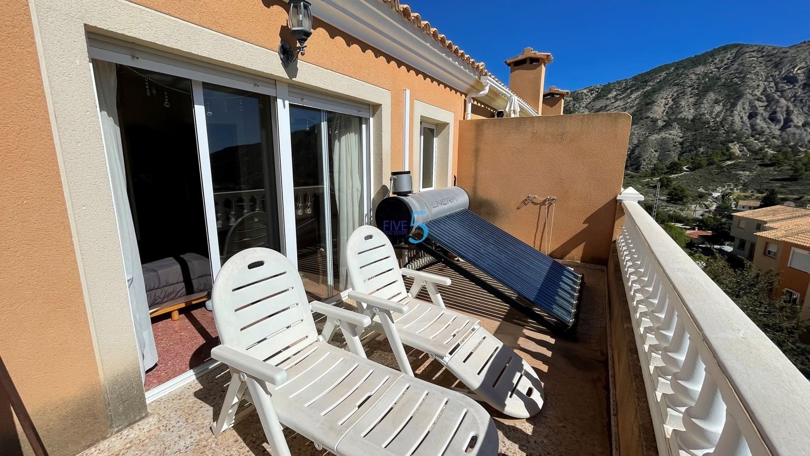 3 bedroom Townhouse for sale in Orxeta with pool garage € 180,000 (Ref 6205175)