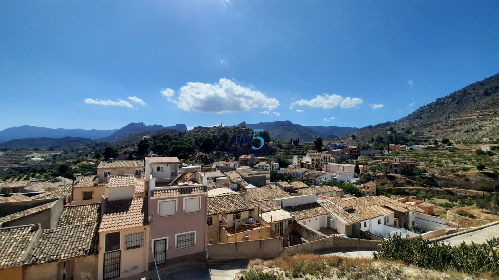 4 bedroom Townhouse for sale in Relleu with garage € 100,000 (Ref