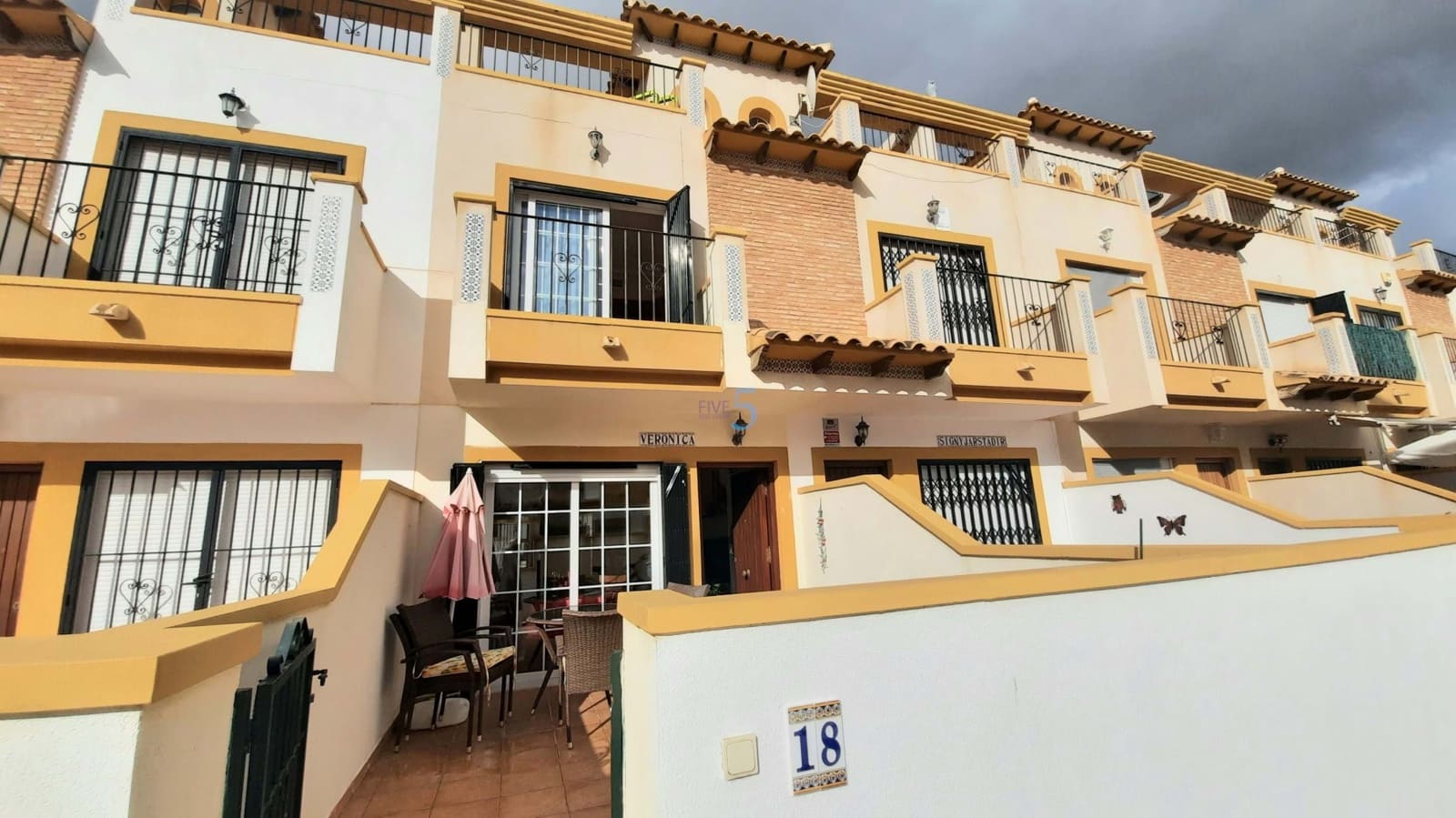 3 soveværelse Byhus til salg i Orihuela Costa med swimmingpool garage - € 183.000 (Ref: 6607715)