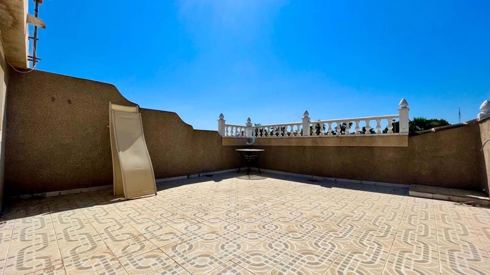 5 quarto Moradia Geminada para venda em Torrevieja com piscina garagem - 320 000 € (Ref: 6855685)