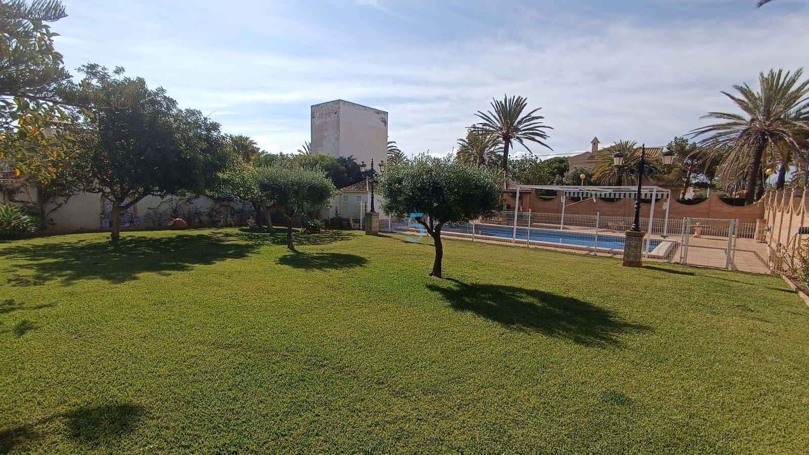 6 sypialnia Willa na sprzedaż w Cabo Roig z basenem garażem - 1 490 000 € (Ref: 7617382)