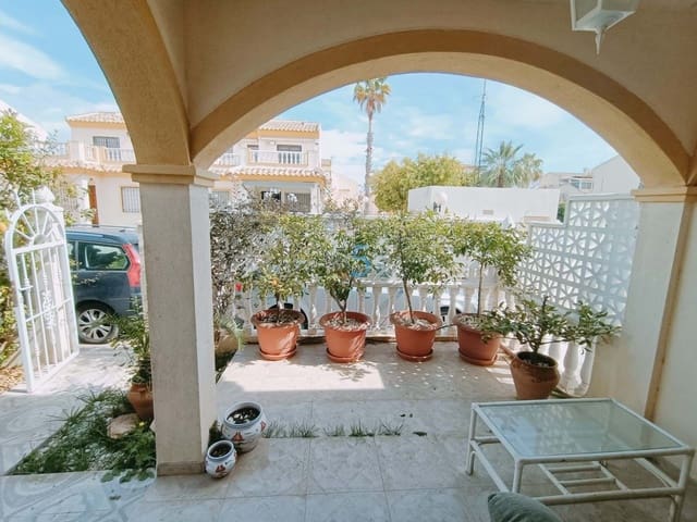 3 bedroom Townhouse for sale in Playa Flamenca, Orihuela with pool - € 209,000 (Ref: 7678180)