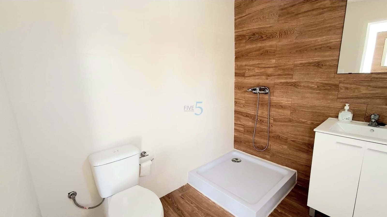 8 bedroom Villa for sale in Rojales with pool garage - € 400,000 (Ref: 7736951)