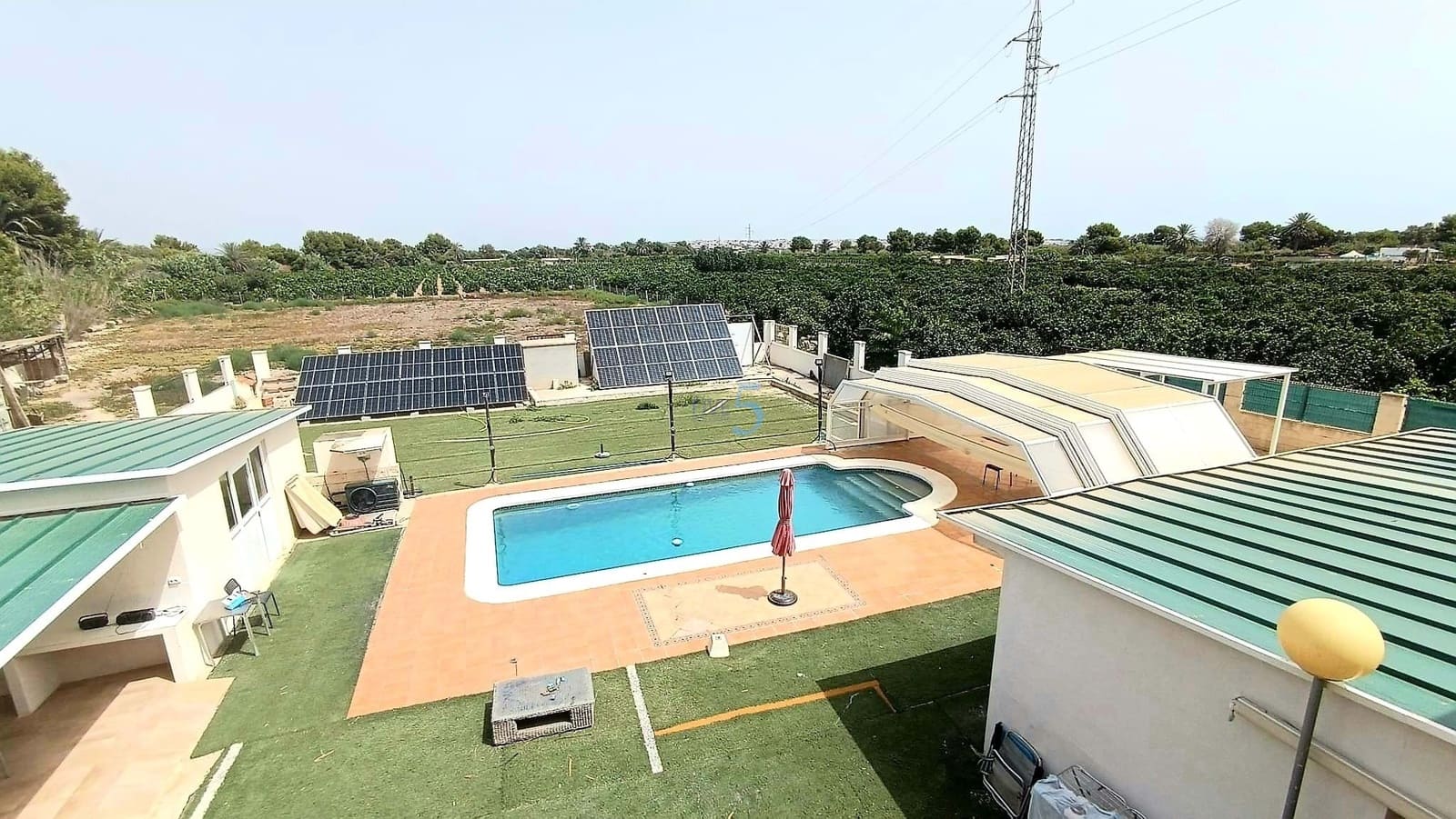 8 bedroom Villa for sale in Rojales with pool garage - € 400,000 (Ref: 7736951)