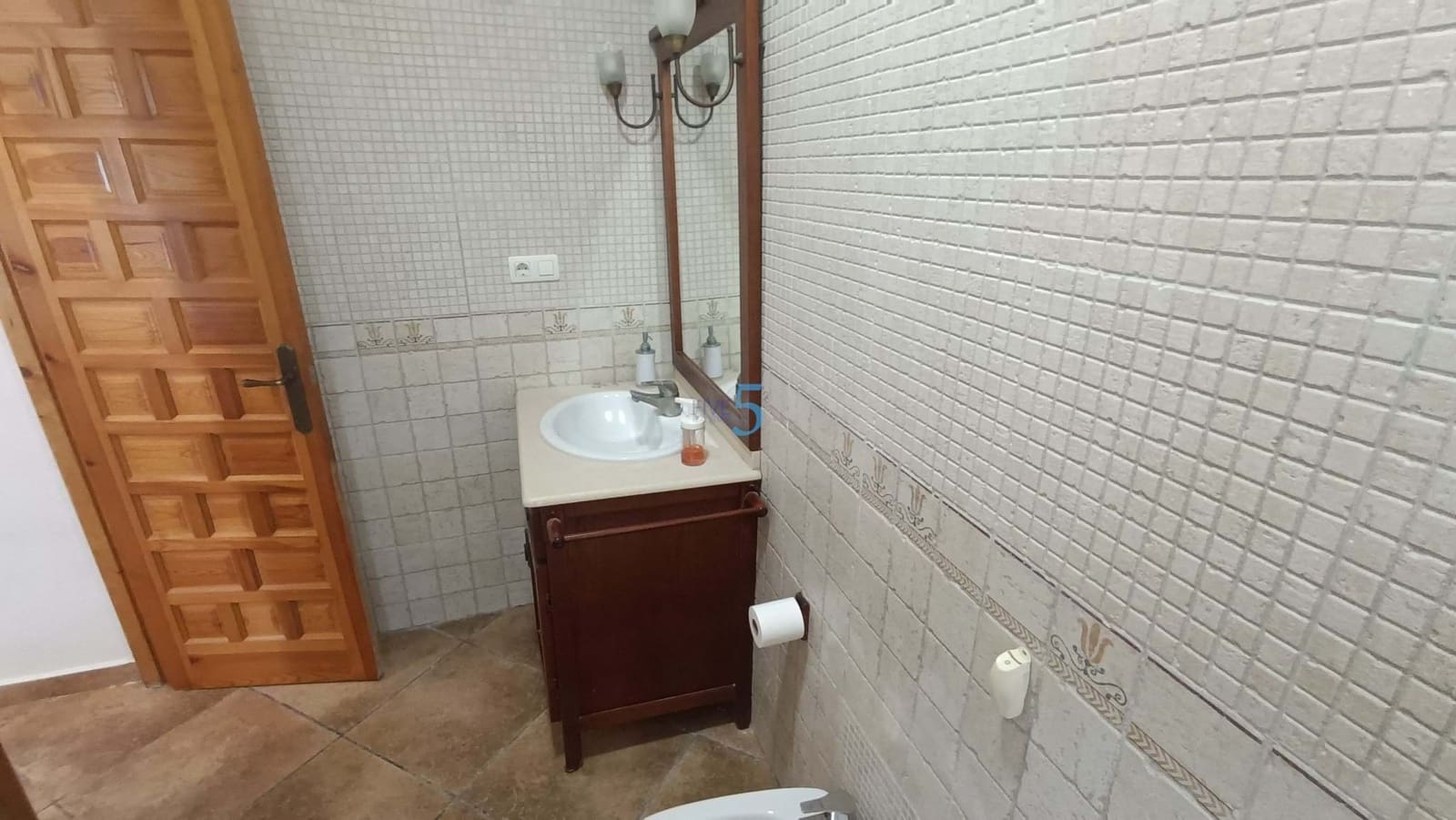 8 bedroom Villa for sale in Rojales with pool garage - € 400,000 (Ref: 7736951)