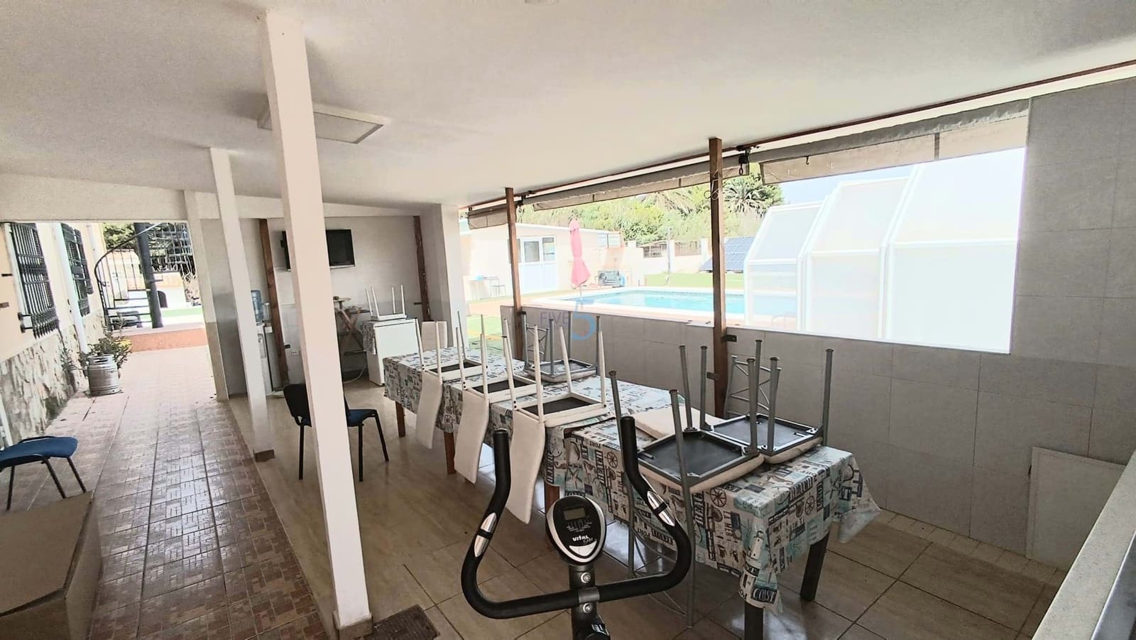 8 bedroom Villa for sale in Rojales with pool garage - € 400,000 (Ref: 7736951)