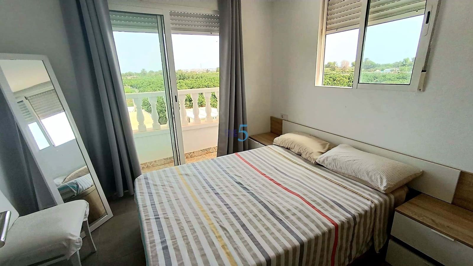 8 bedroom Villa for sale in Rojales with pool garage - € 400,000 (Ref: 7736951)