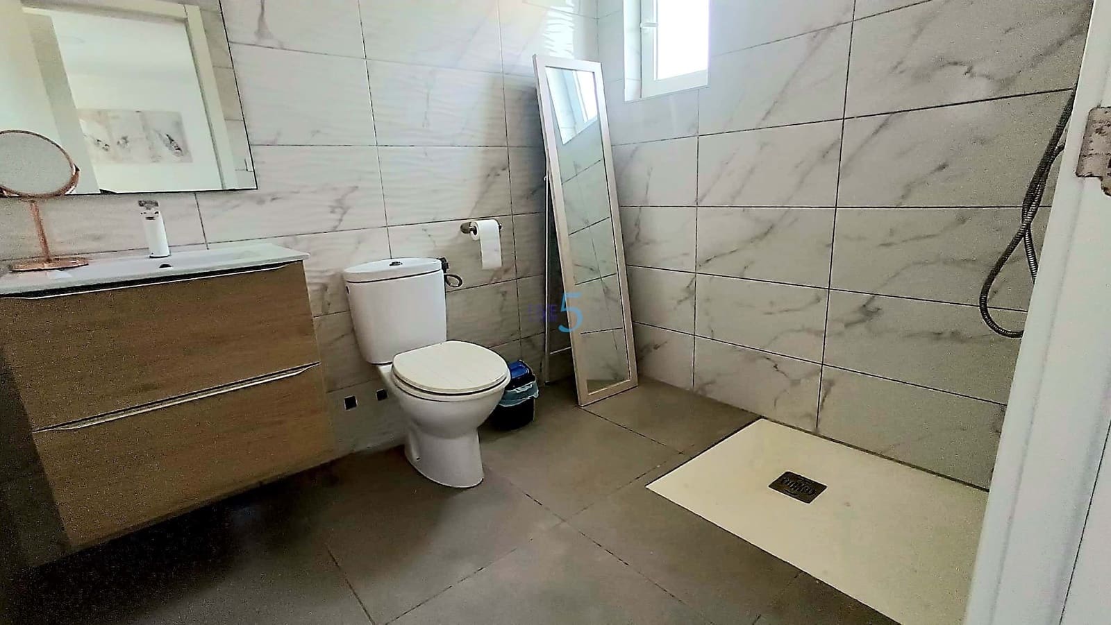 8 bedroom Villa for sale in Rojales with pool garage - € 400,000 (Ref: 7736951)