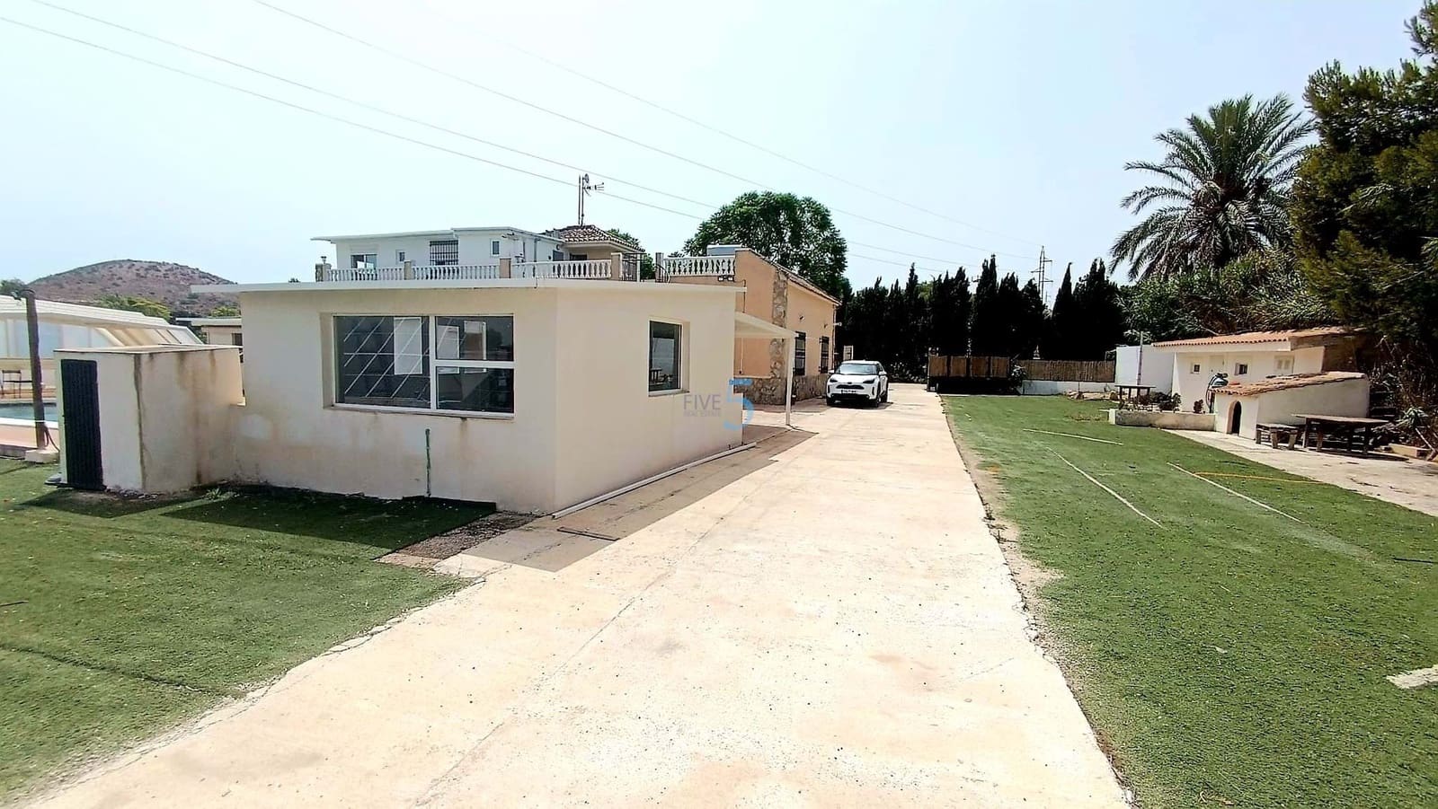 8 bedroom Villa for sale in Rojales with pool garage - € 400,000 (Ref: 7736951)