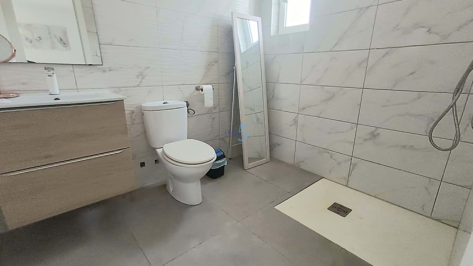 8 bedroom Villa for sale in Rojales with pool garage - € 400,000 (Ref: 7736951)