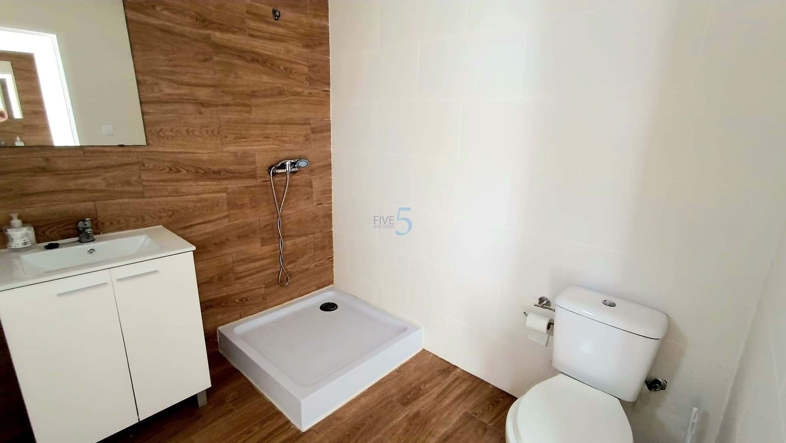 8 bedroom Villa for sale in Rojales with pool garage - € 400,000 (Ref: 7736951)