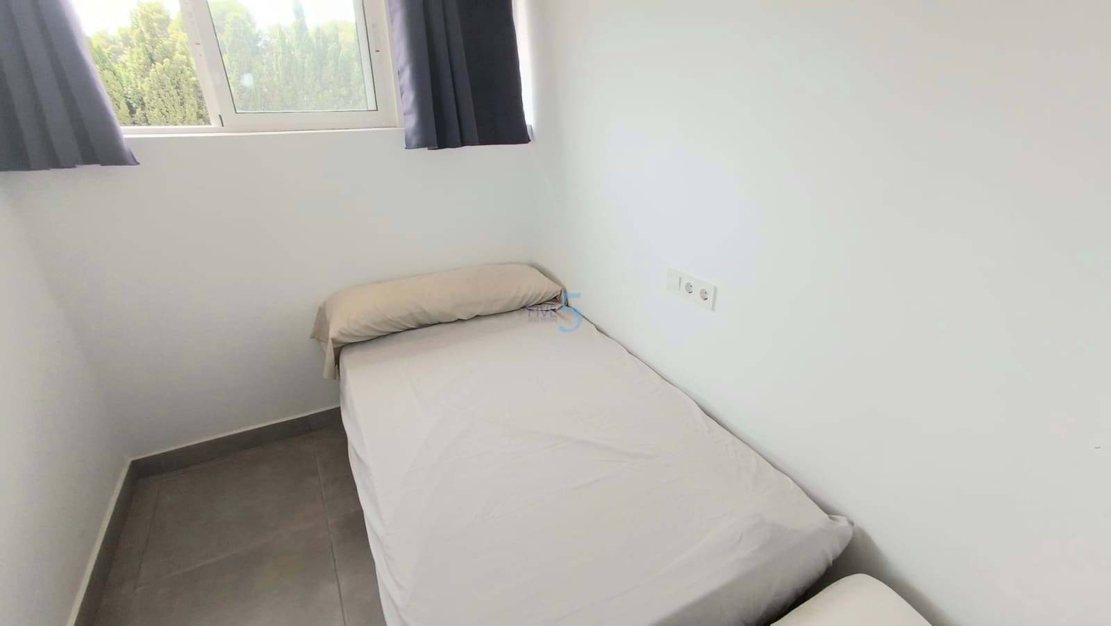 8 bedroom Villa for sale in Rojales with pool garage - € 400,000 (Ref: 7736951)