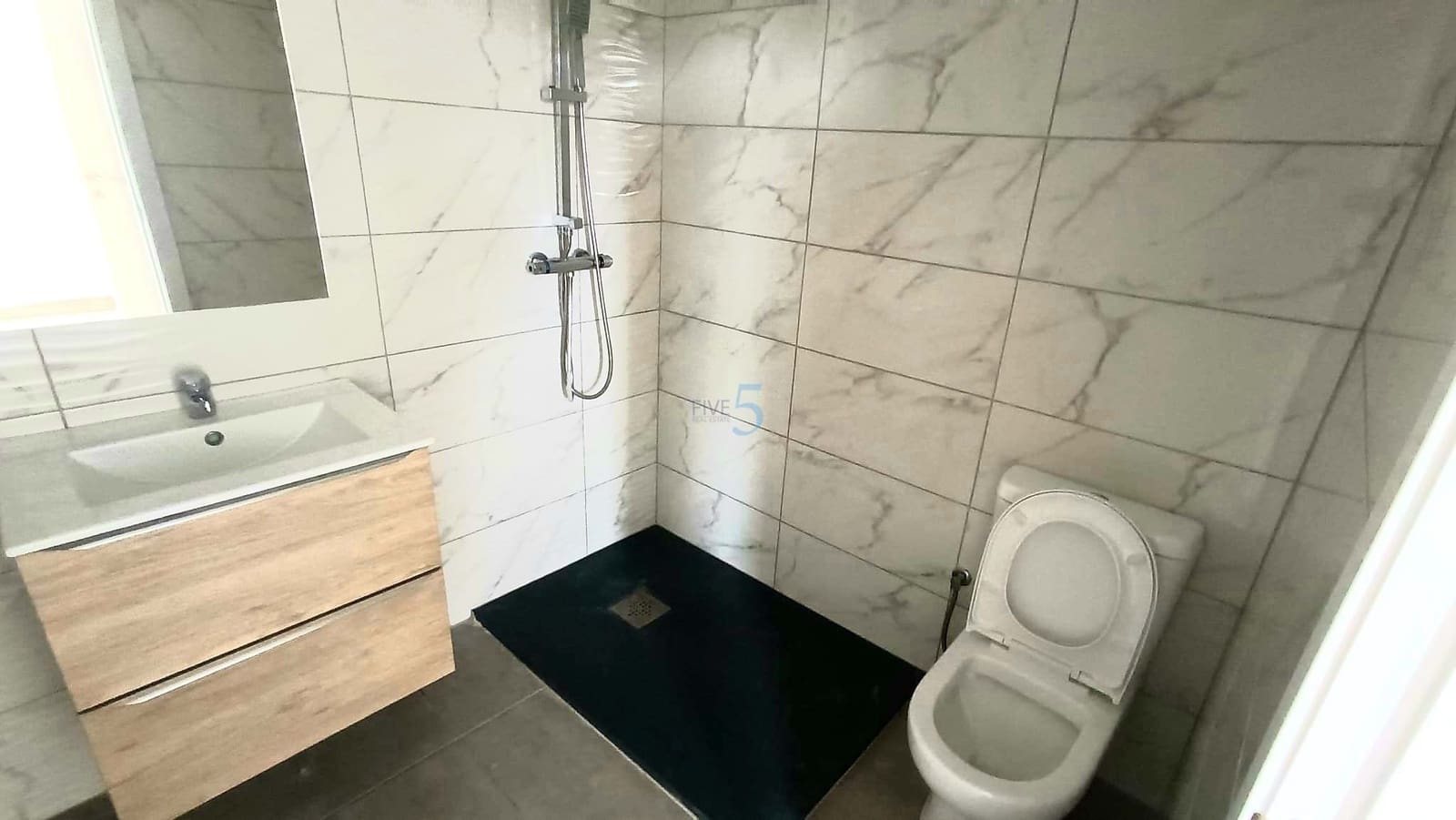 8 bedroom Villa for sale in Rojales with pool garage - € 400,000 (Ref: 7736951)