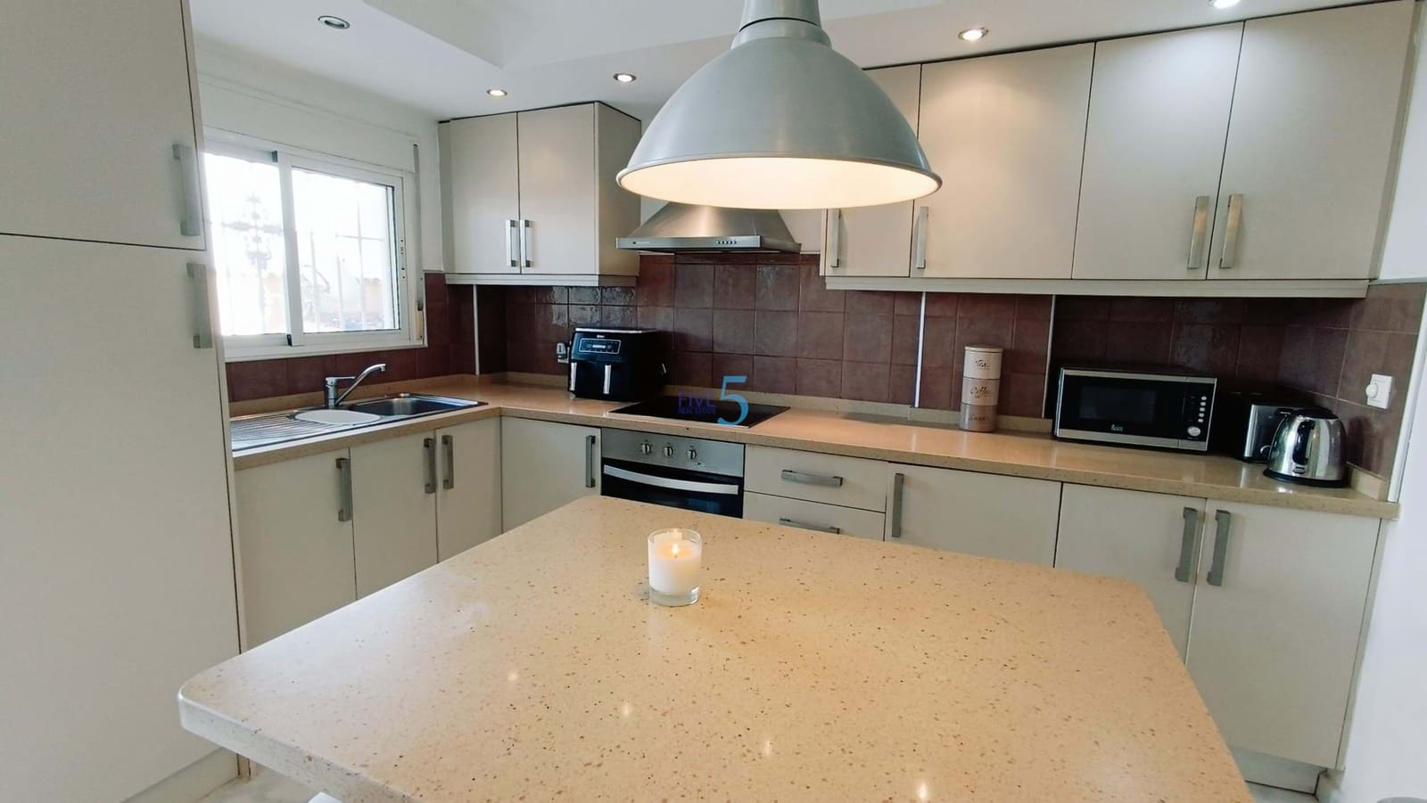 4 chambre Villa/Maison à vendre à Villamartin avec piscine - 345 000 € (Ref: 7947979)