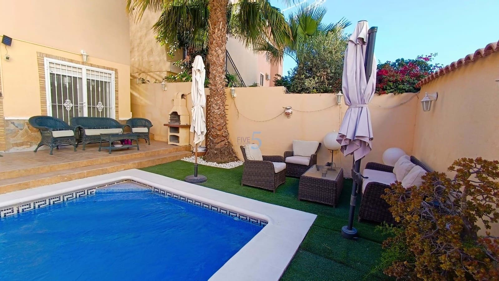 4 chambre Villa/Maison à vendre à Villamartin avec piscine - 345 000 € (Ref: 7947979)