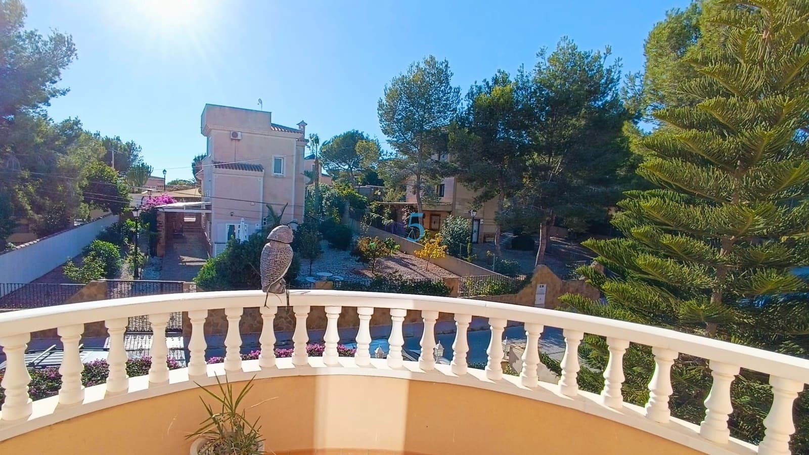 4 chambre Villa/Maison à vendre à Villamartin avec piscine - 345 000 € (Ref: 7947979)