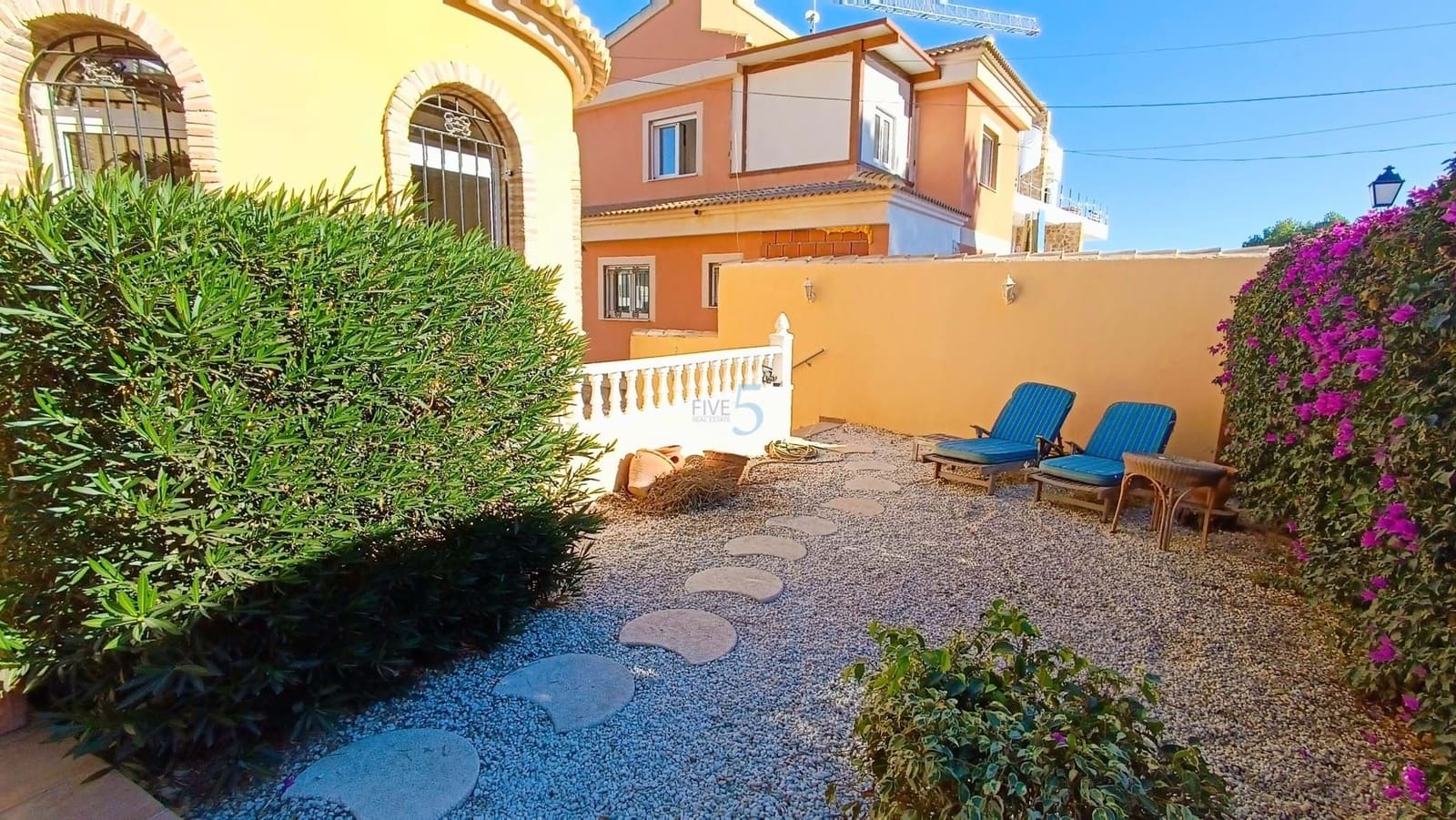 4 chambre Villa/Maison à vendre à Villamartin avec piscine - 345 000 € (Ref: 7947979)