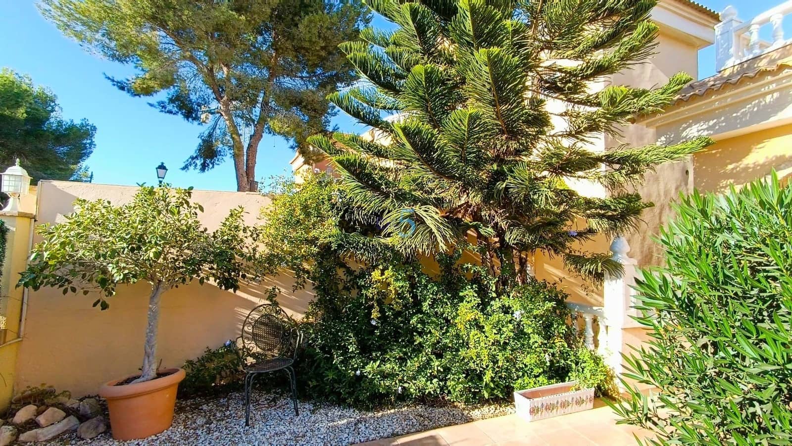 4 chambre Villa/Maison à vendre à Villamartin avec piscine - 345 000 € (Ref: 7947979)