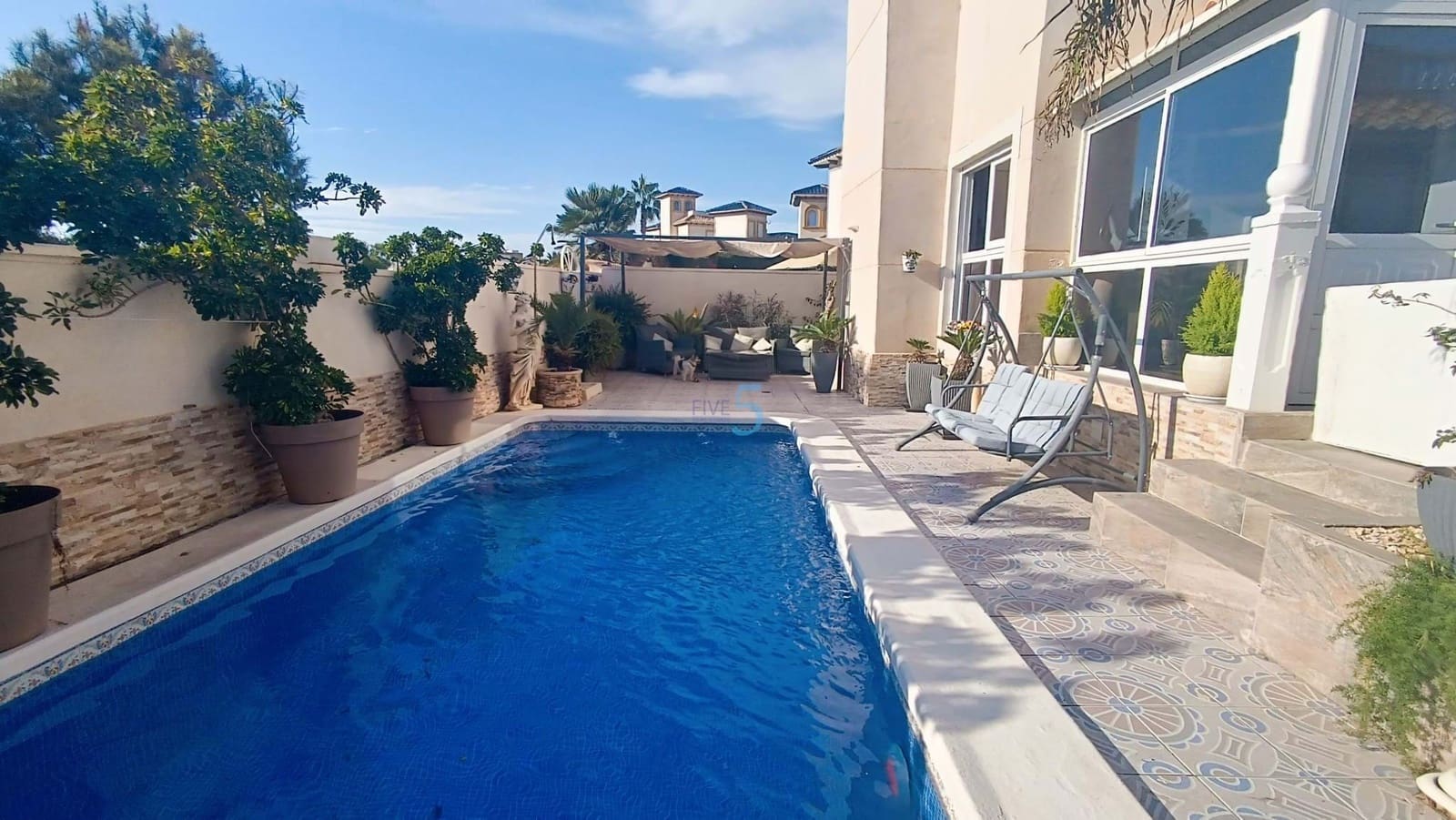 4 sypialnia Willa na sprzedaż w La Zenia z basenem garażem - 399 000 € (Ref: 8088556)