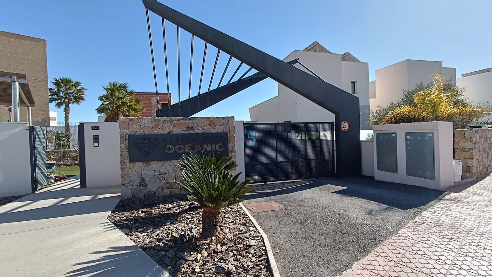 4 quarto Moradia para venda em Ciudad Quesada com piscina garagem - 740 000 € (Ref: 8134167)