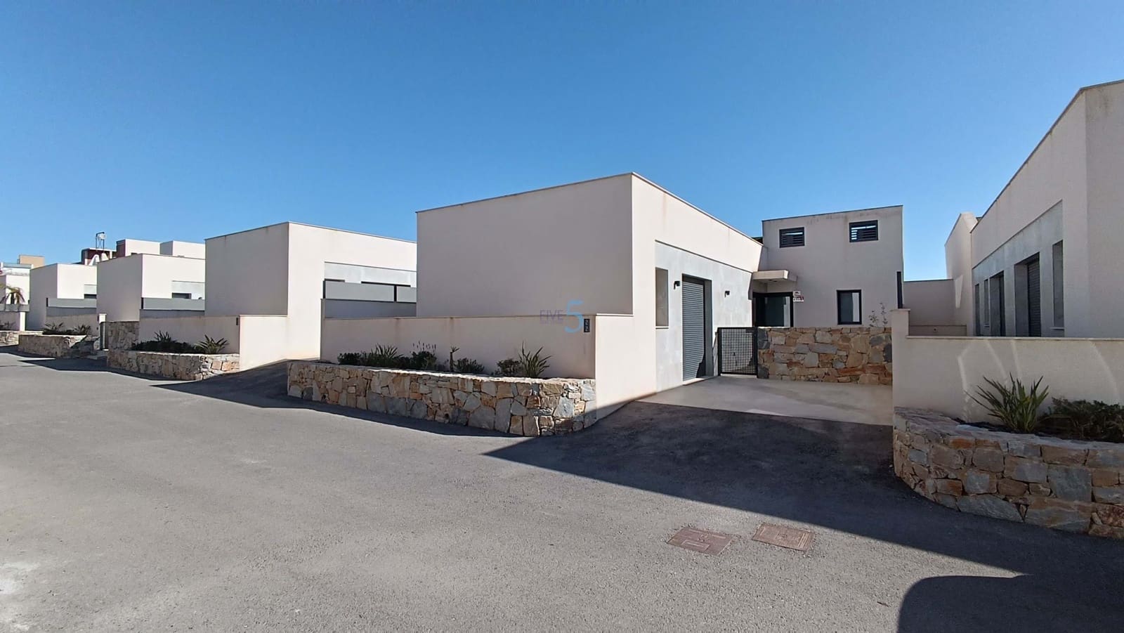 4 quarto Moradia para venda em Ciudad Quesada com piscina garagem - 740 000 € (Ref: 8134167)