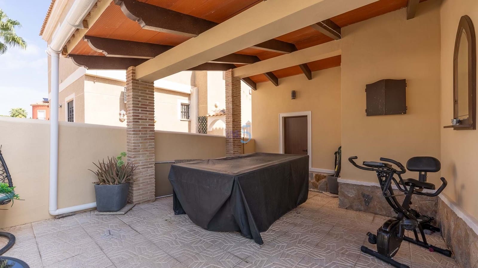 4 soveværelse Villa til salg i Pinar de Campoverde med swimmingpool - € 359.950 (Ref: 8296909)