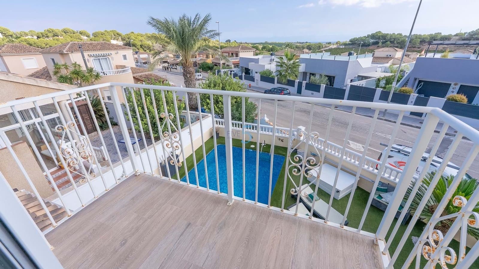 4 soveværelse Villa til salg i Pinar de Campoverde med swimmingpool - € 359.950 (Ref: 8296909)