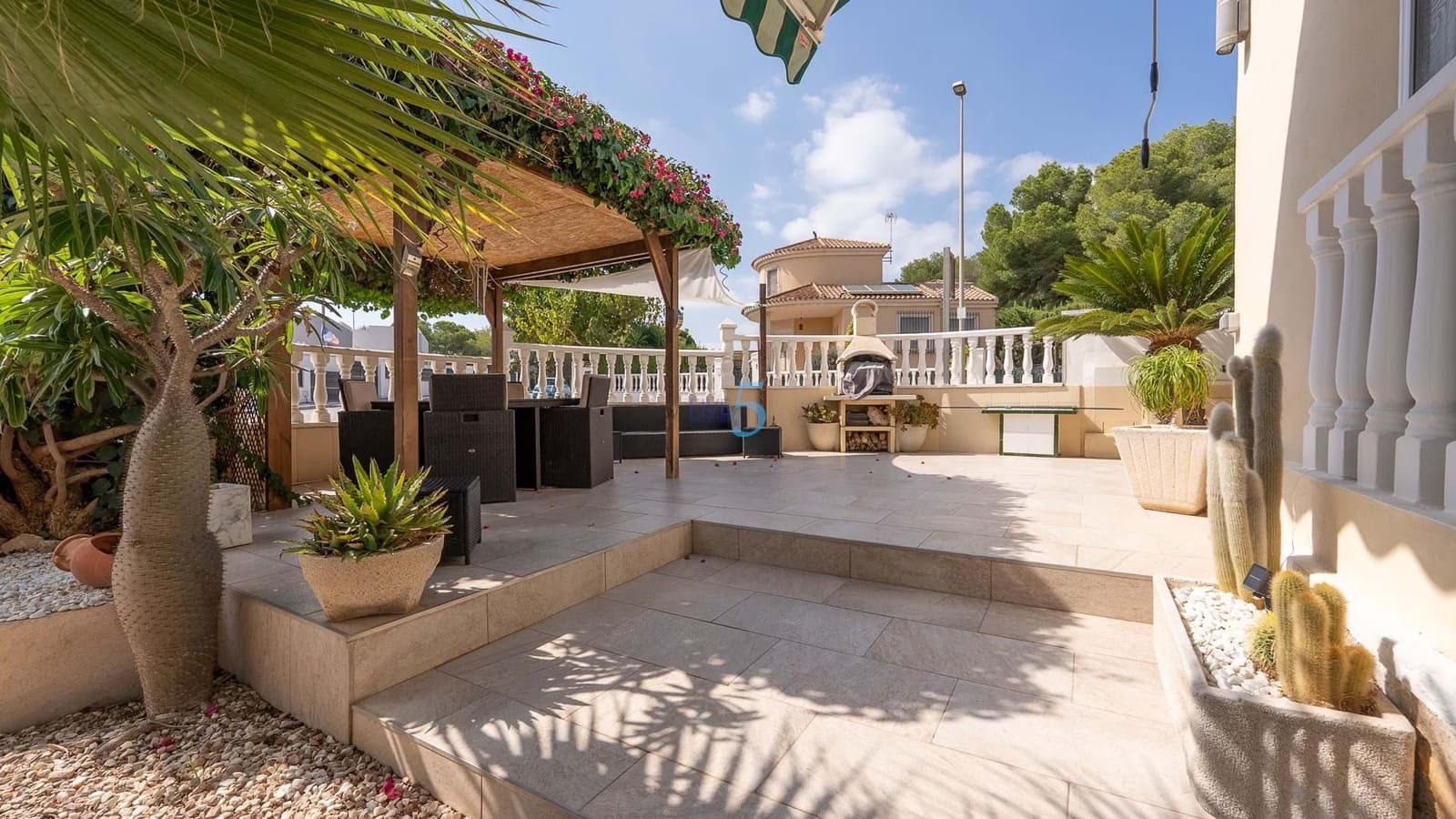 4 soveværelse Villa til salg i Pinar de Campoverde med swimmingpool - € 359.950 (Ref: 8296909)