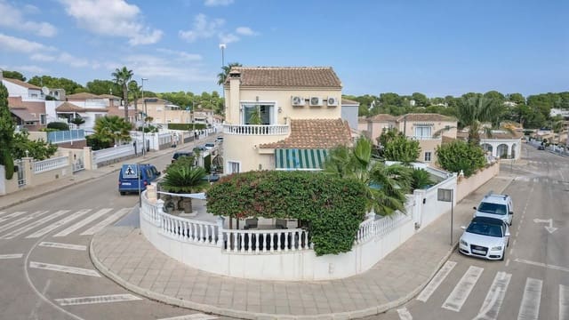 4 soveværelse Villa til salg i Pinar de Campoverde, Pilar de la Horadada med swimmingpool - € 359.950 (Ref: 8296909)